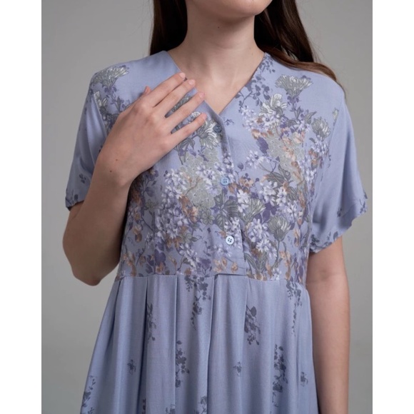 Flowery Dress with Pocket and Buttons, Tropical Design - Picture 5 of 11